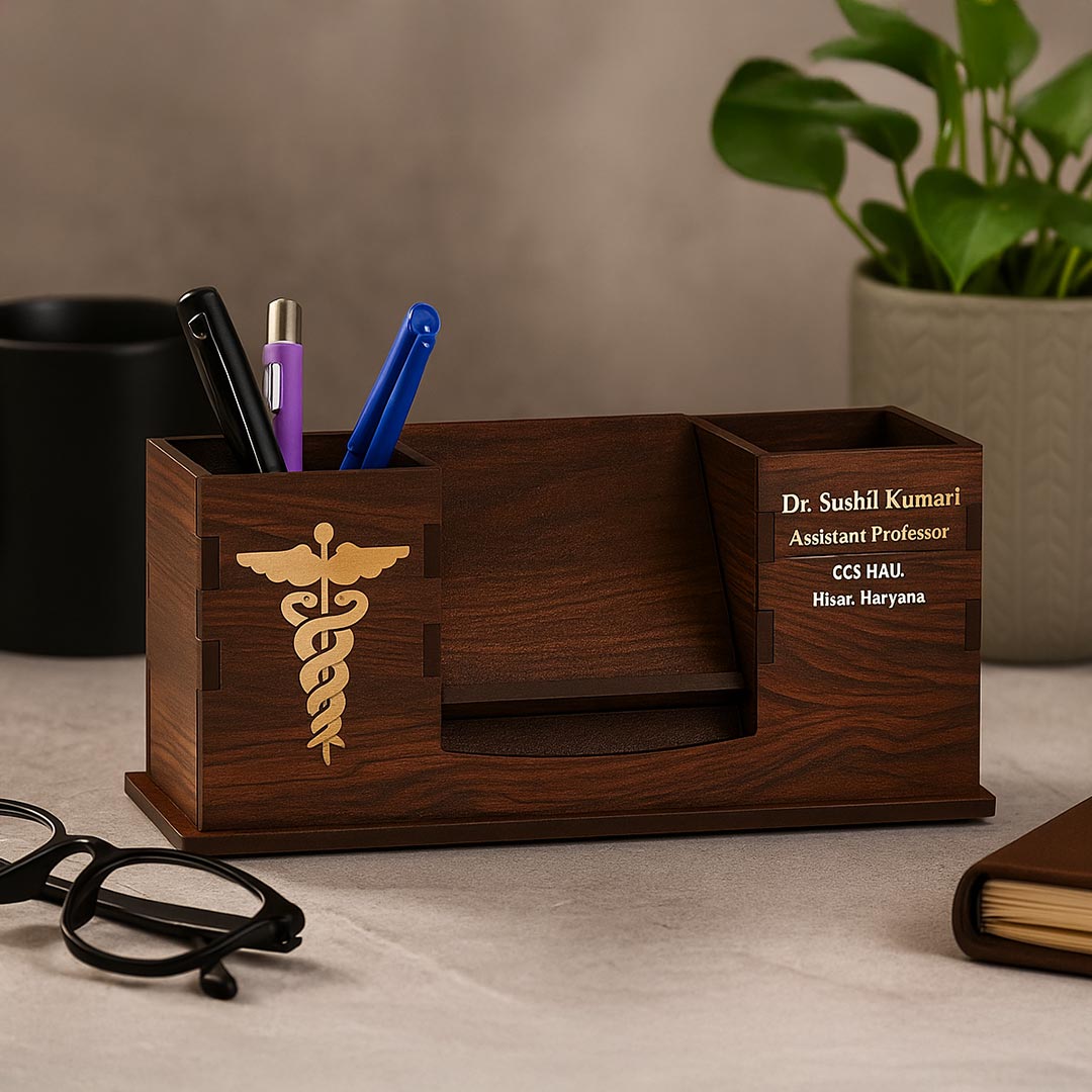 Personalized_Wooden_Pen_Stand_for_Doctors_Love_Craft_Gifts