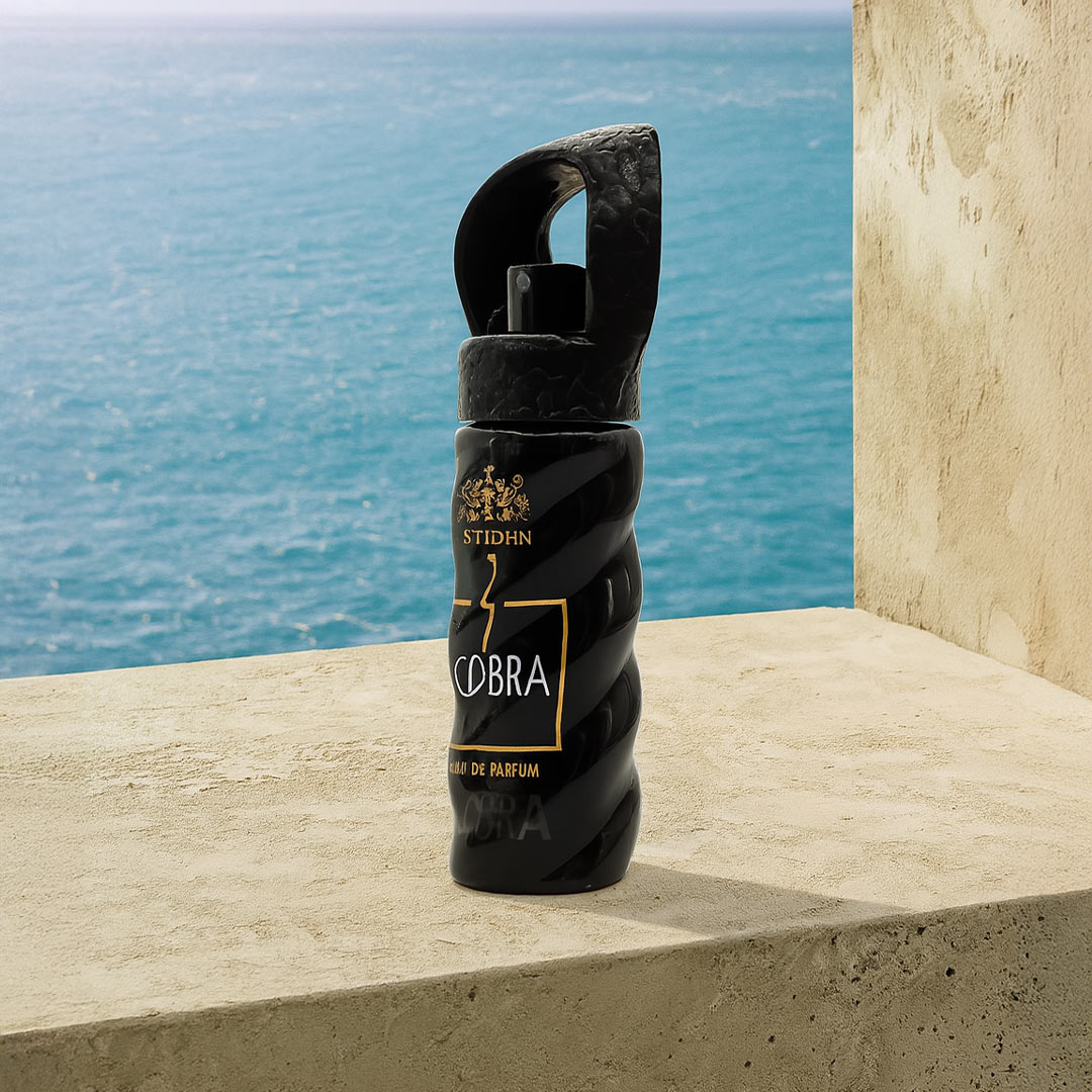 Custom Name Perfume Bottle for Men – Sleek Black Wave Design