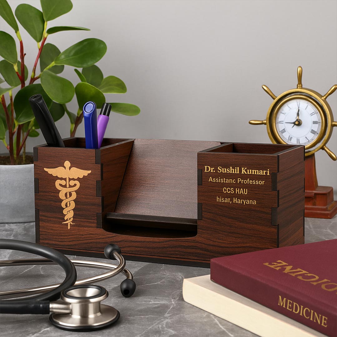 Personalized_Wooden_Pen_Stand_for_Doctors_Love_Craft_Gifts