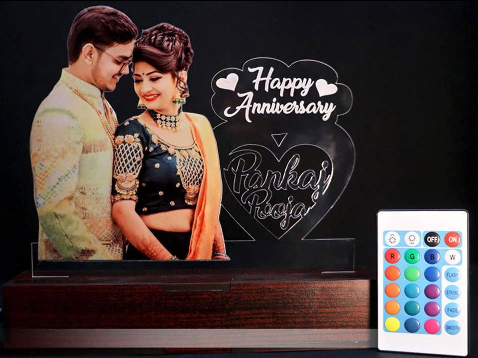 best personalized wedding gift: Couple LED Table Lamp