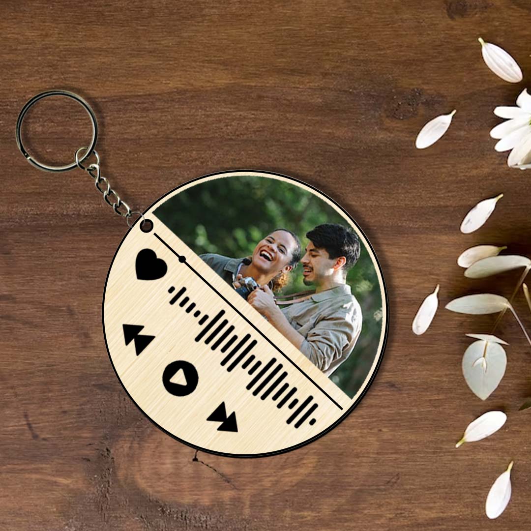 Circular Photo Song Keychain | Love Craft Gifts